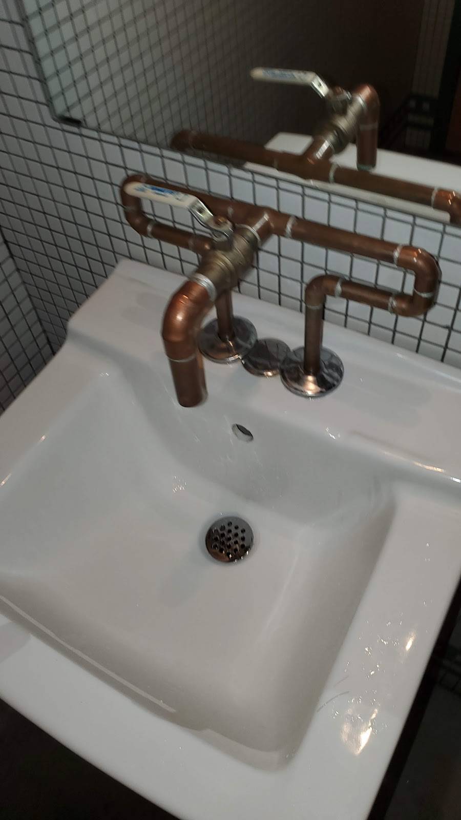 Cubbys | restaurant | 2130 Highland Dr, Salt Lake City, UT 84106, USA | 8014672980 OR +1 801-467-2980