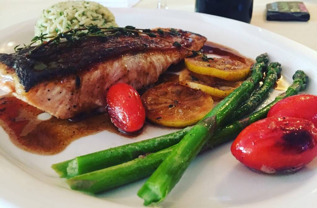 Reds, Whites, and Brews Restaurant | restaurant | 15614 Huebner Rd #116, San Antonio, TX 78248, USA | 2104937599 OR +1 210-493-7599