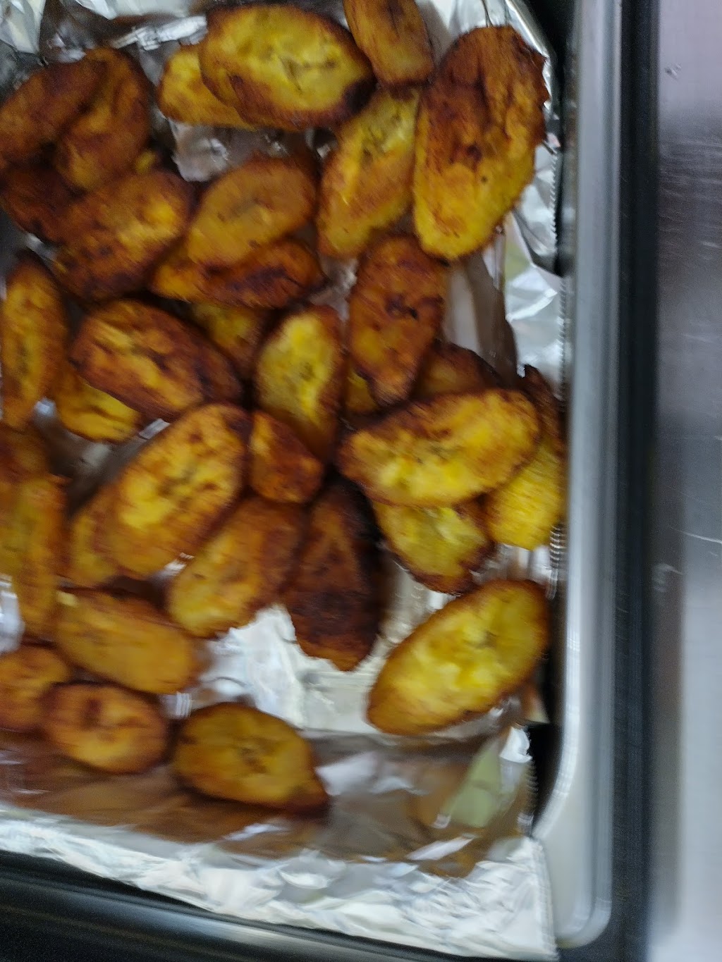 Island Flames | restaurant | 60 Wood Ave, Bridgeport, CT 06605, USA | 2033453716 OR +1 203-345-3716