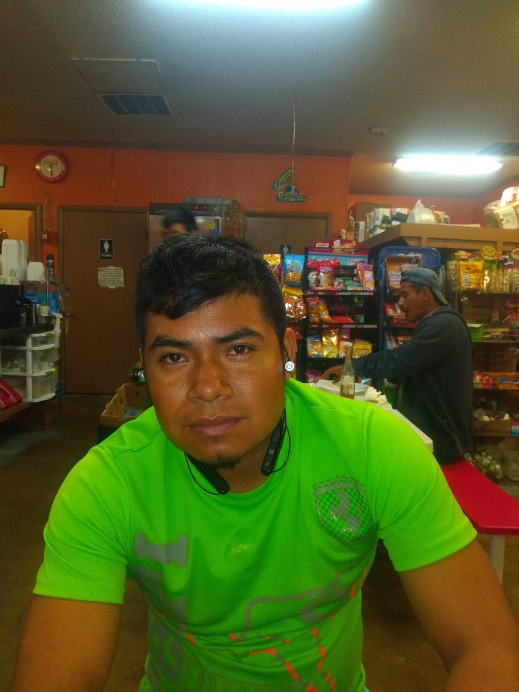 Tienda y Taqueria La Oaxaqueña | restaurant | 11016 Garland Hwy, Clinton, NC 28328, USA | 9102993167 OR +1 910-299-3167