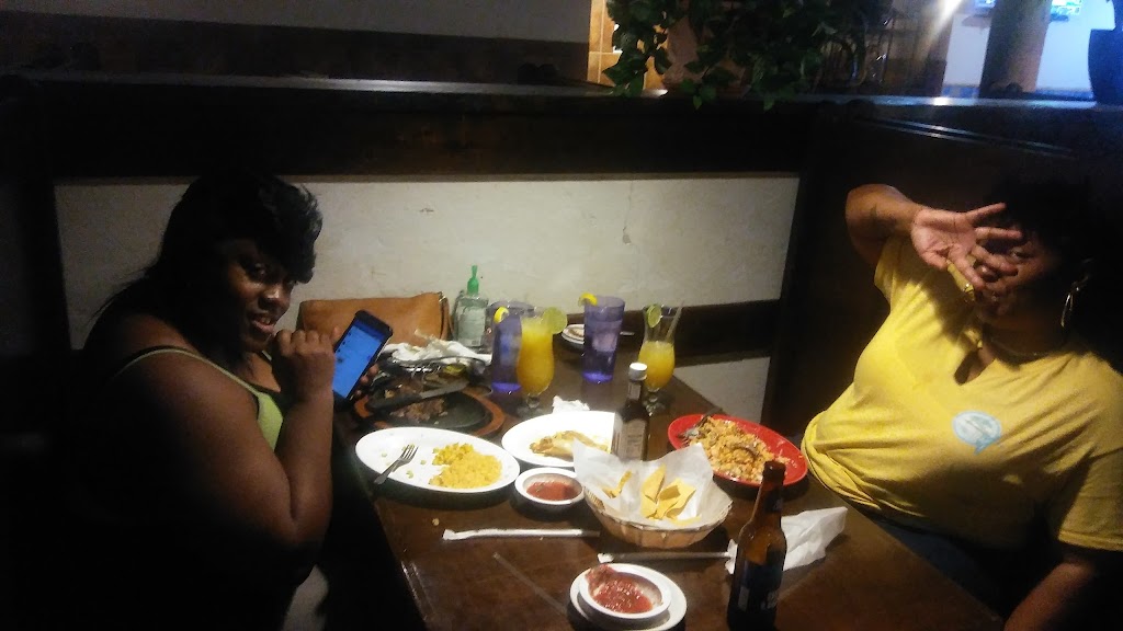 El Rio Lindo | restaurant | 641 Oakland Ave, Helena, AR 72342, USA | 8703384320 OR +1 870-338-4320