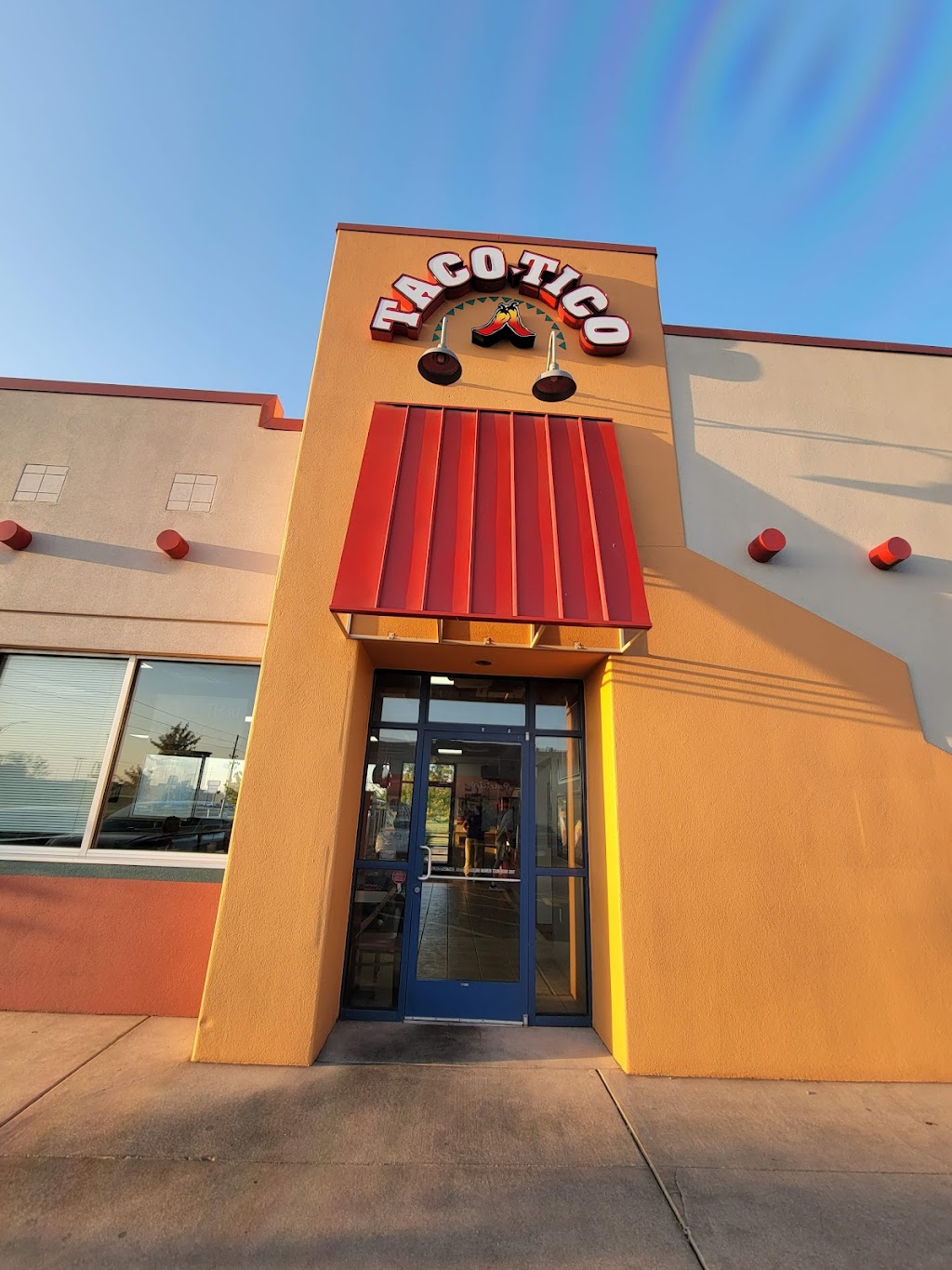 Taco Tico | restaurant | 3530 N Rock Rd, Wichita, KS 67226, USA | 3163643124 OR +1 316-364-3124