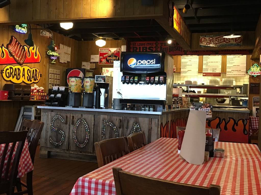 Famous Daves Bar-B-Que | restaurant | 7593 147th St W, Apple Valley, MN 55124, USA | 9528916400 OR +1 952-891-6400