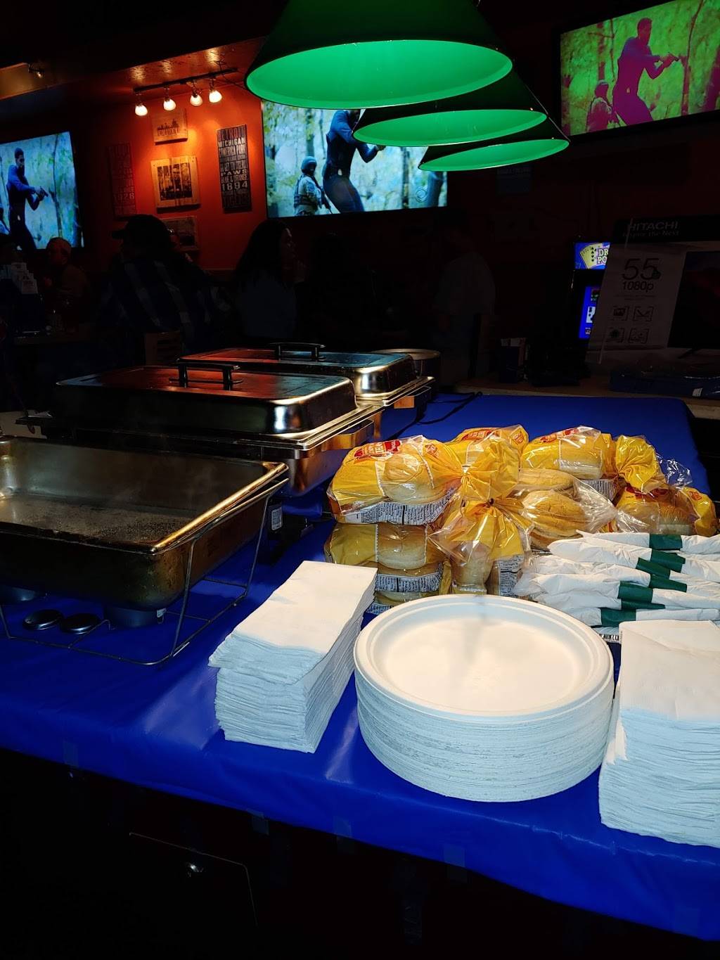 Shot Makers Sports Bar & Grill | restaurant | 12045 Dix Toledo Rd, Southgate, MI 48195, USA | 7342830005 OR +1 734-283-0005