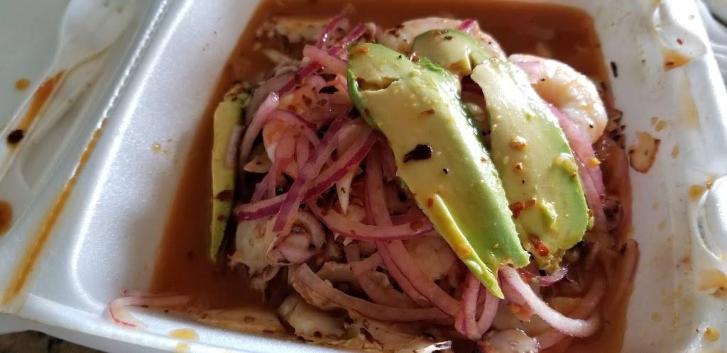 Mariscos La Casuela | restaurant | 1407 Padre St, Bakersfield, CA 93307, USA | 6616191631 OR +1 661-619-1631