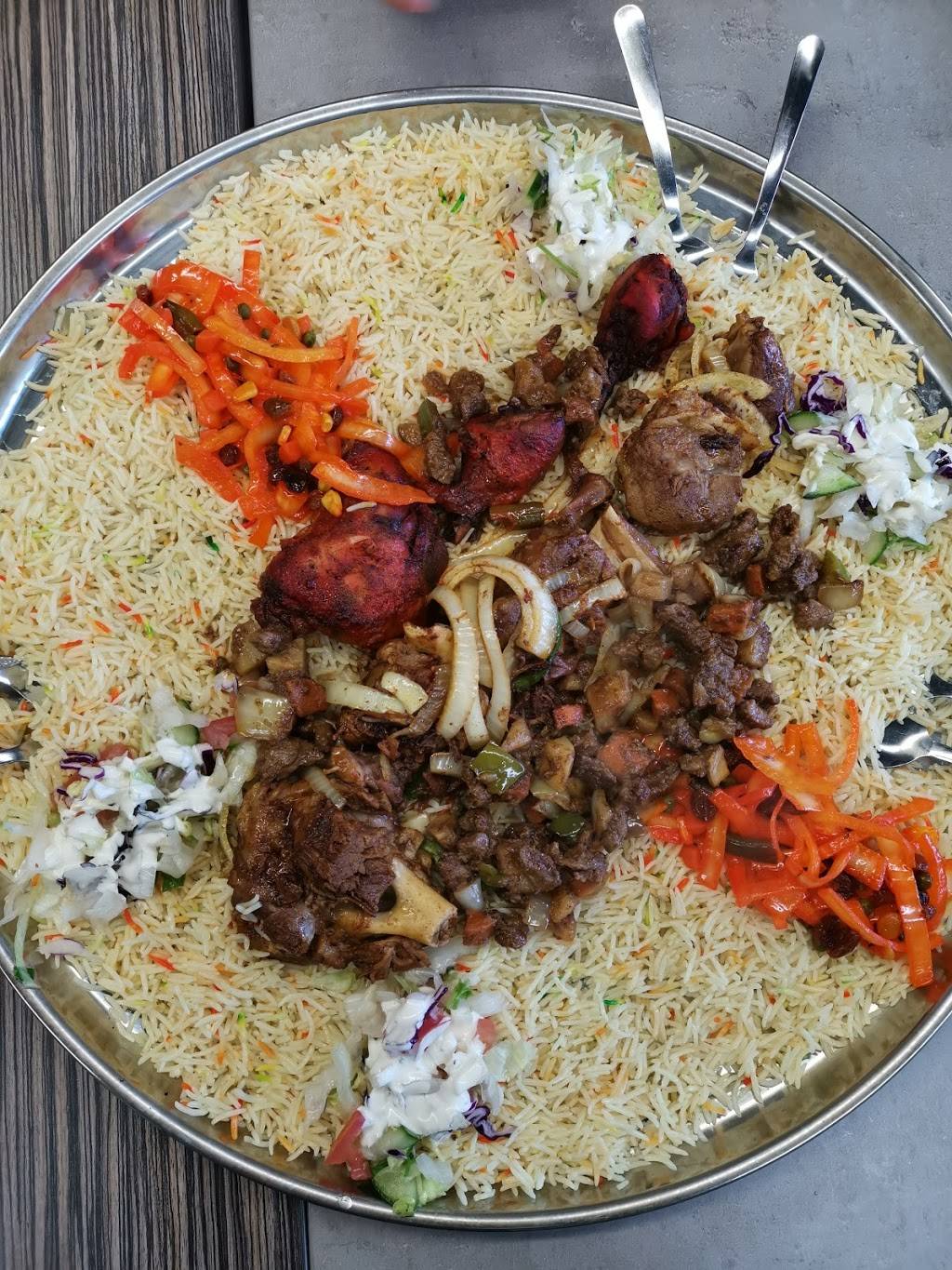 Somali Restaurant | restaurant | 2127 University Ave W, Windsor, ON N9B 1E3, Canada | 5199778418 OR +1 519-977-8418