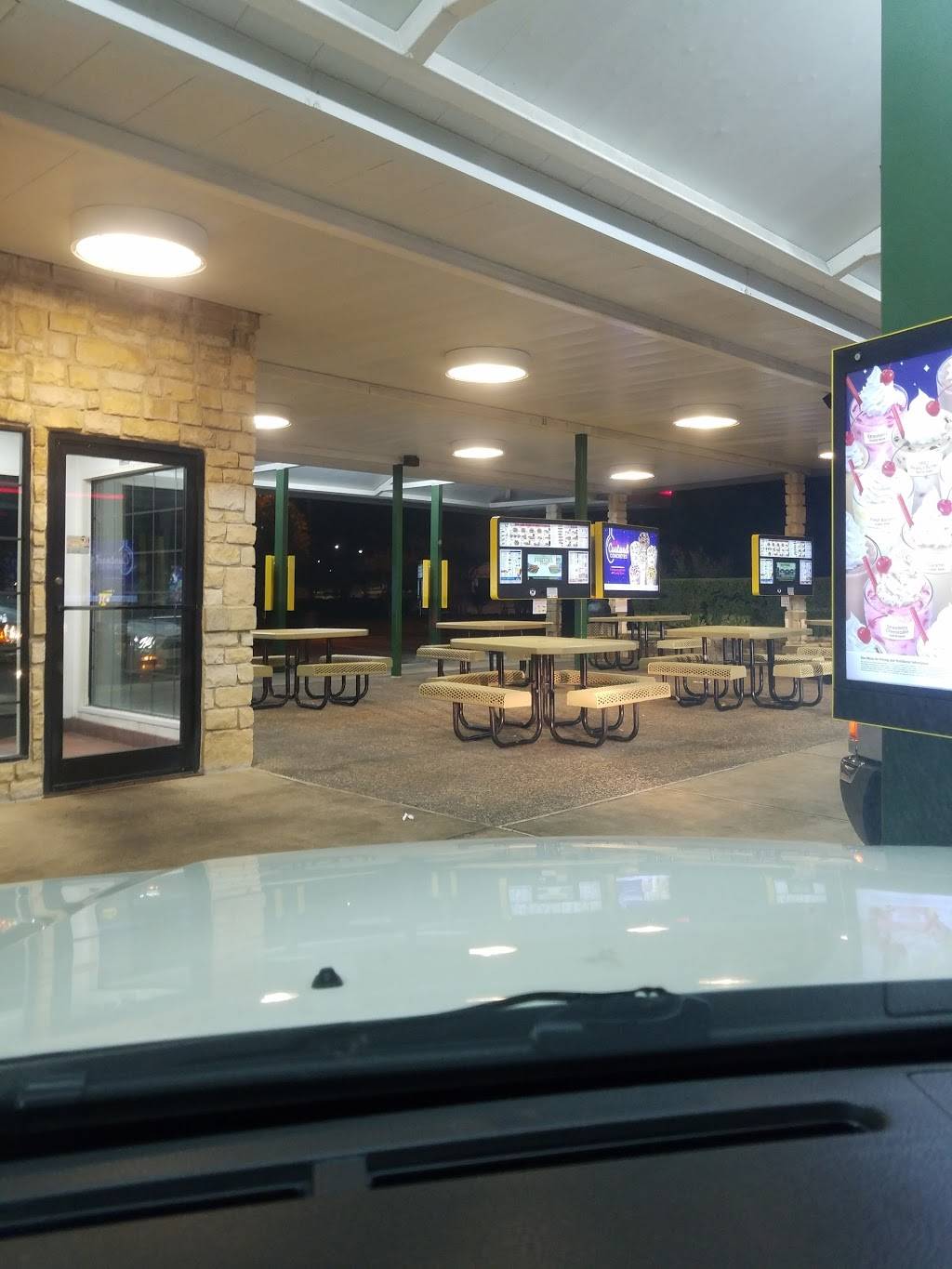 Sonic Drive-In | restaurant | 180 Davis Blvd, Southlake, TX 76092, USA | 8173375008 OR +1 817-337-5008