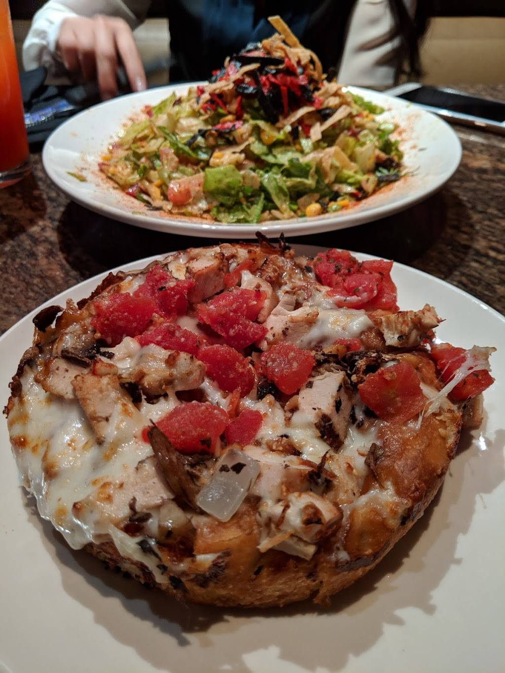 BJs Restaurant & Brewhouse | restaurant | 200 Main St, Huntington Beach, CA 92648, USA | 7143742224 OR +1 714-374-2224