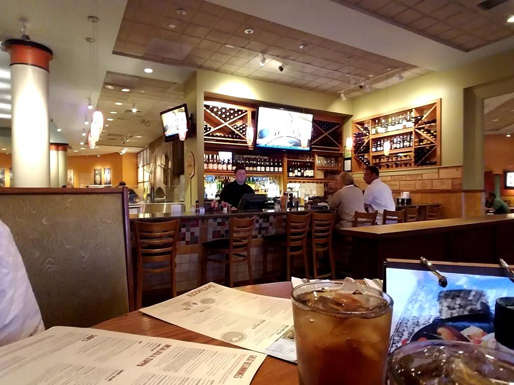 Bertuccis Italian Restaurant | restaurant | 475 Winter St, Waltham, MA 02451, USA | 7816840650 OR +1 781-684-0650