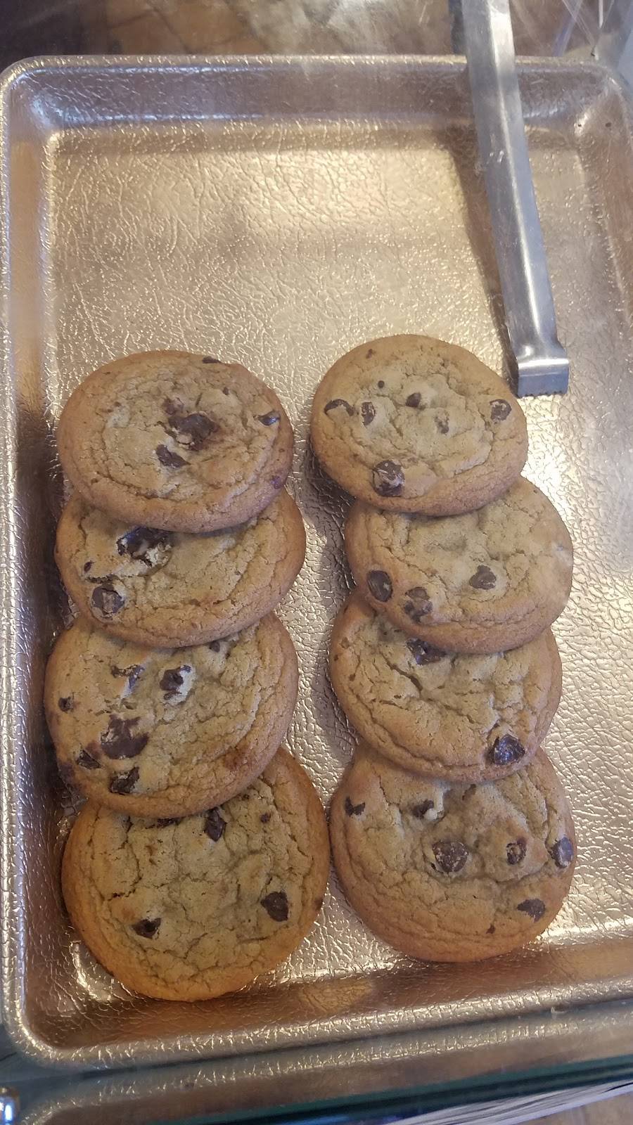 McDonalds | cafe | 320 Cross County Plaza, Batesville, IN 47006, USA | 8129344242 OR +1 812-934-4242