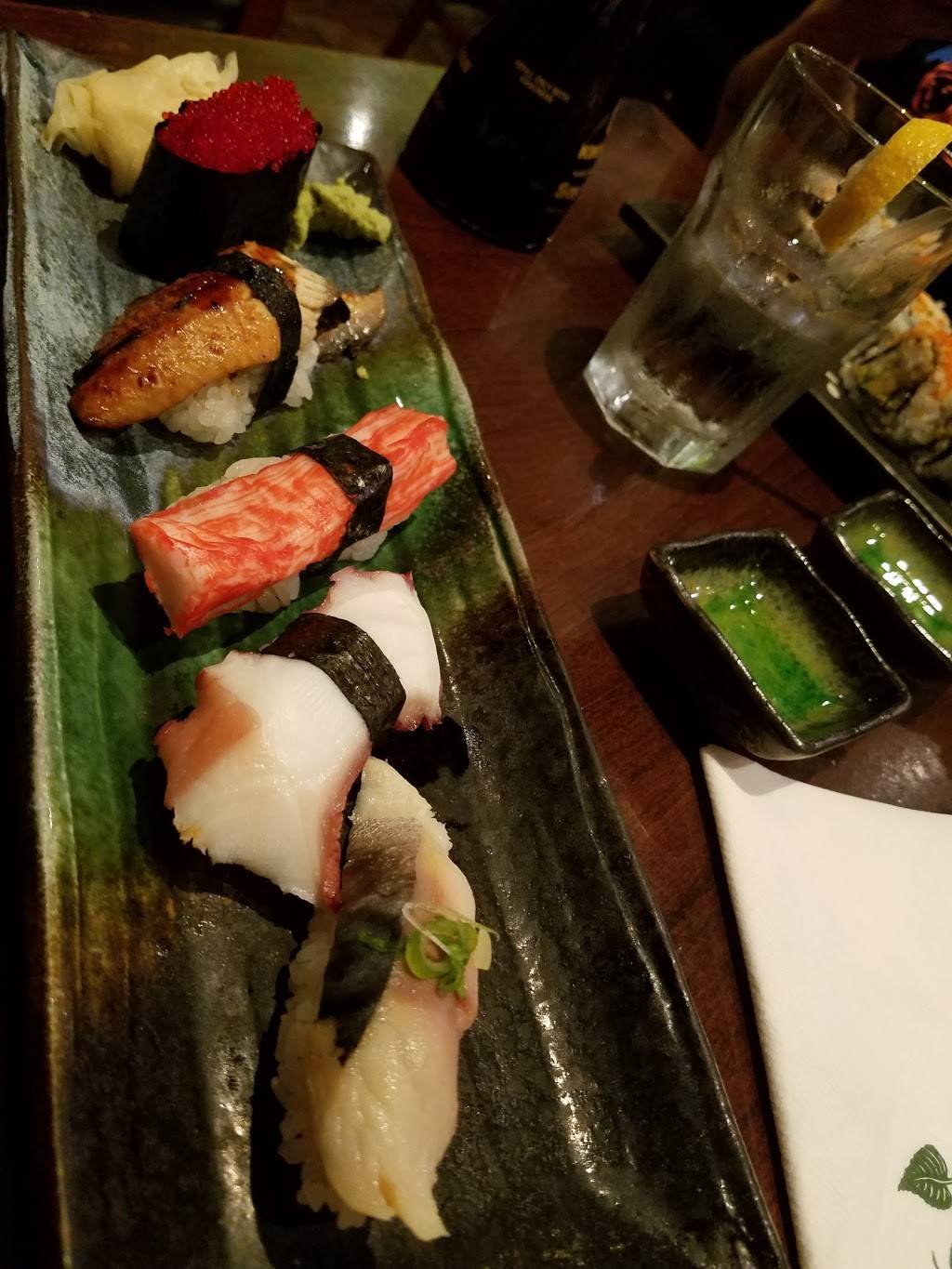 Kira Sushi | restaurant | 4 Lewis Ct, Greenwich, CT 06830, USA | 2034222990 OR +1 203-422-2990