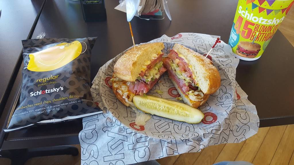 Schlotzskys | bakery | 3216 SE Loop 820, Fort Worth, TX 76140, USA | 8175517733 OR +1 817-551-7733