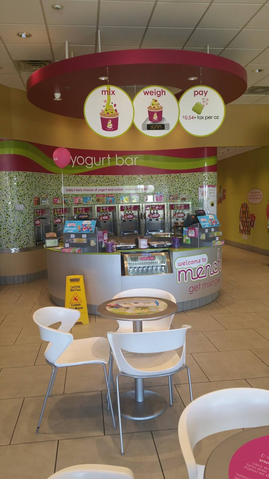 Menchies Randall Crossing | restaurant | 2531 County Line Rd, Algonquin, IL 60102, USA | 2243330641 OR +1 224-333-0641