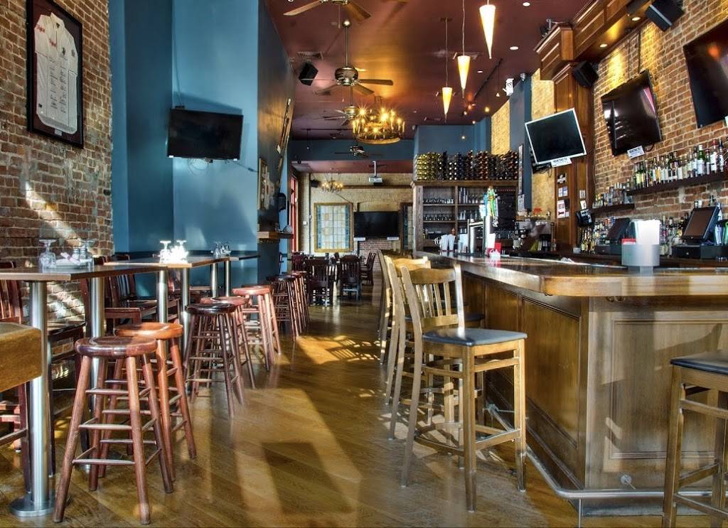 Mullanes Bar & Grill | restaurant | 71 Lafayette Ave, Brooklyn, NY 11217, USA | 7187977606 OR +1 718-797-7606