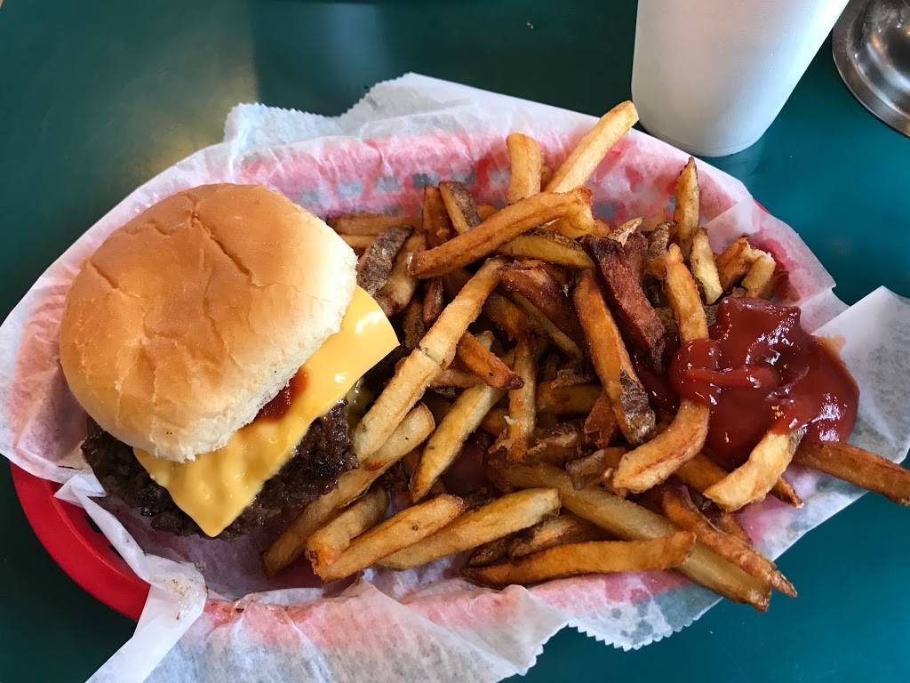 Waltrips Corner | restaurant | County Rd 2400 N, Brownstown, IL 62418, USA | 6183472456 OR +1 618-347-2456