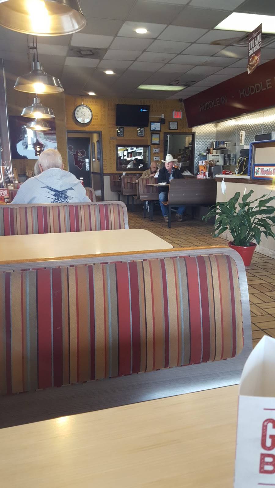 Huddle House | restaurant | 650 N Temple Ave, Starke, FL 32091, USA | 9049642236 OR +1 904-964-2236