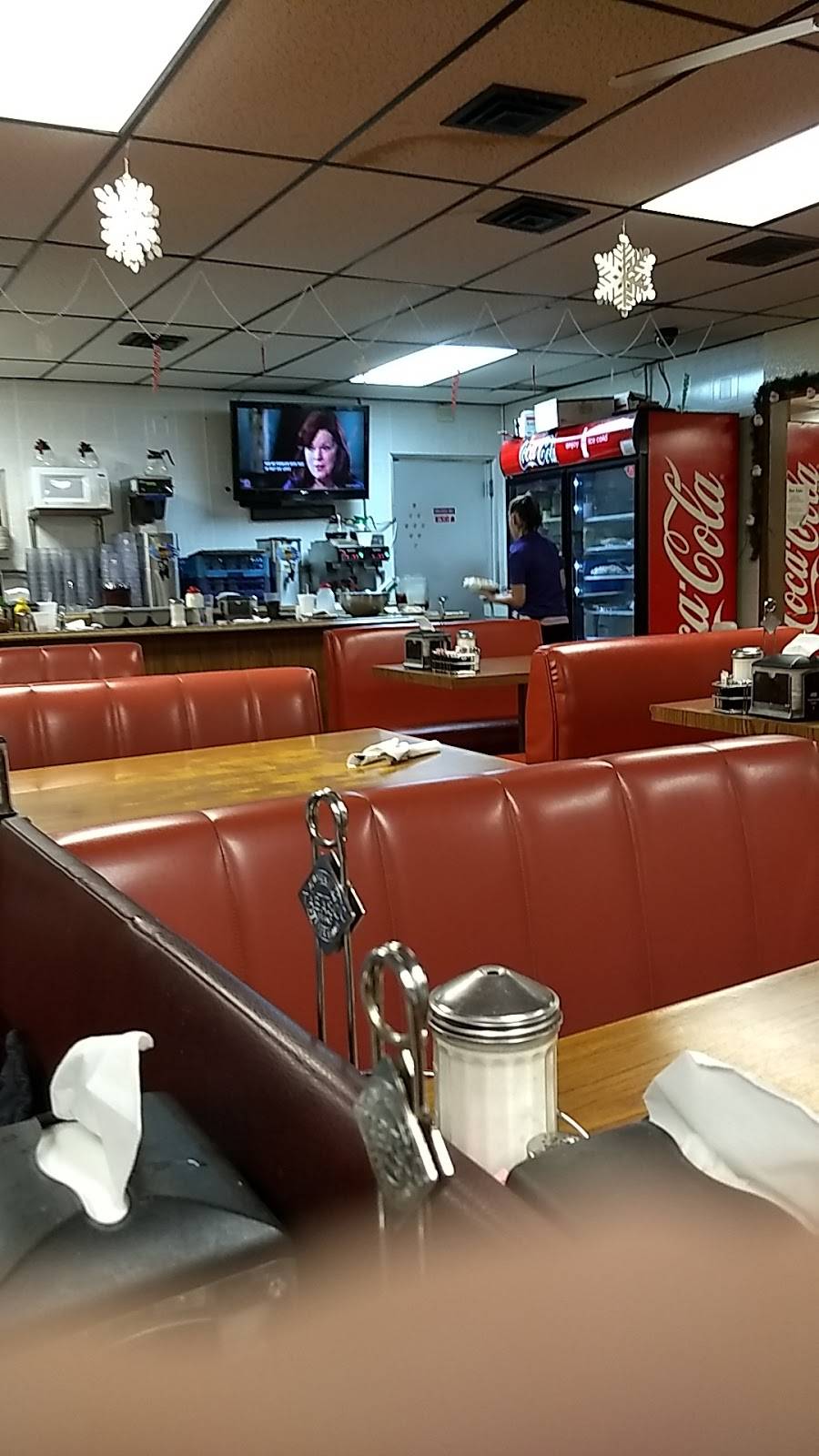 Fat Ernies Family Dining | restaurant | 2806 S Hydraulic Ave St, Wichita, KS 67216, USA | 3165547371 OR +1 316-554-7371