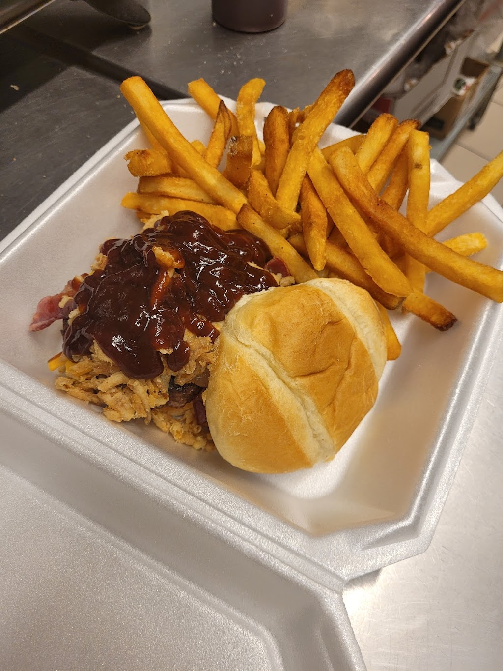 Mustang deli | meal takeaway | 7321 East Kellogg Drive Inside, next to Parts and Service, Wichita, KS 67207, USA | 3168070446 OR +1 316-807-0446