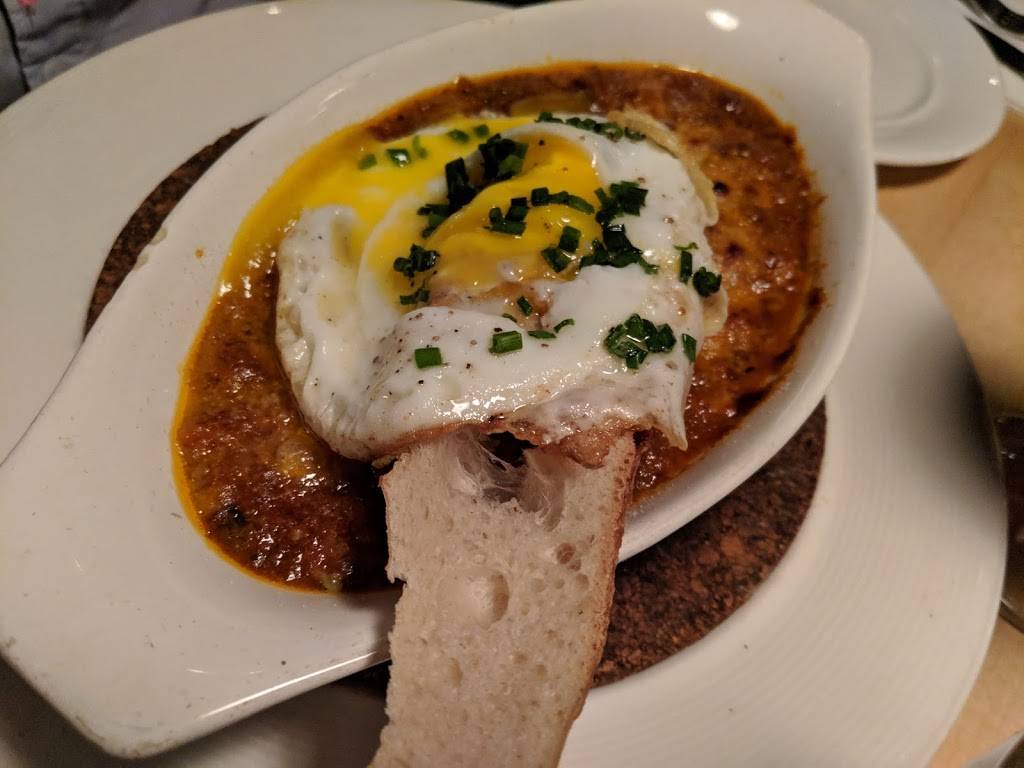 L’Impérial | restaurant | 320 Boulevard Leclerc O #28, Granby, QC J2G 1V3, Canada | 4509941922 OR +1 450-994-1922