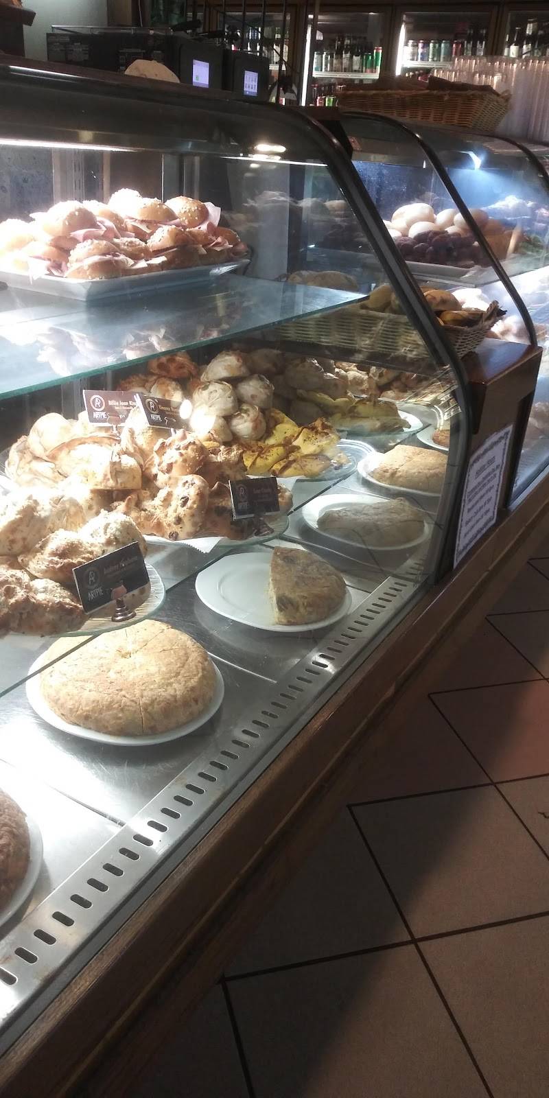 El carajo international. | restaurant | 1721 SW 24th Terrace, Miami, FL 33145, USA | 3058562424 OR +1 305-856-2424