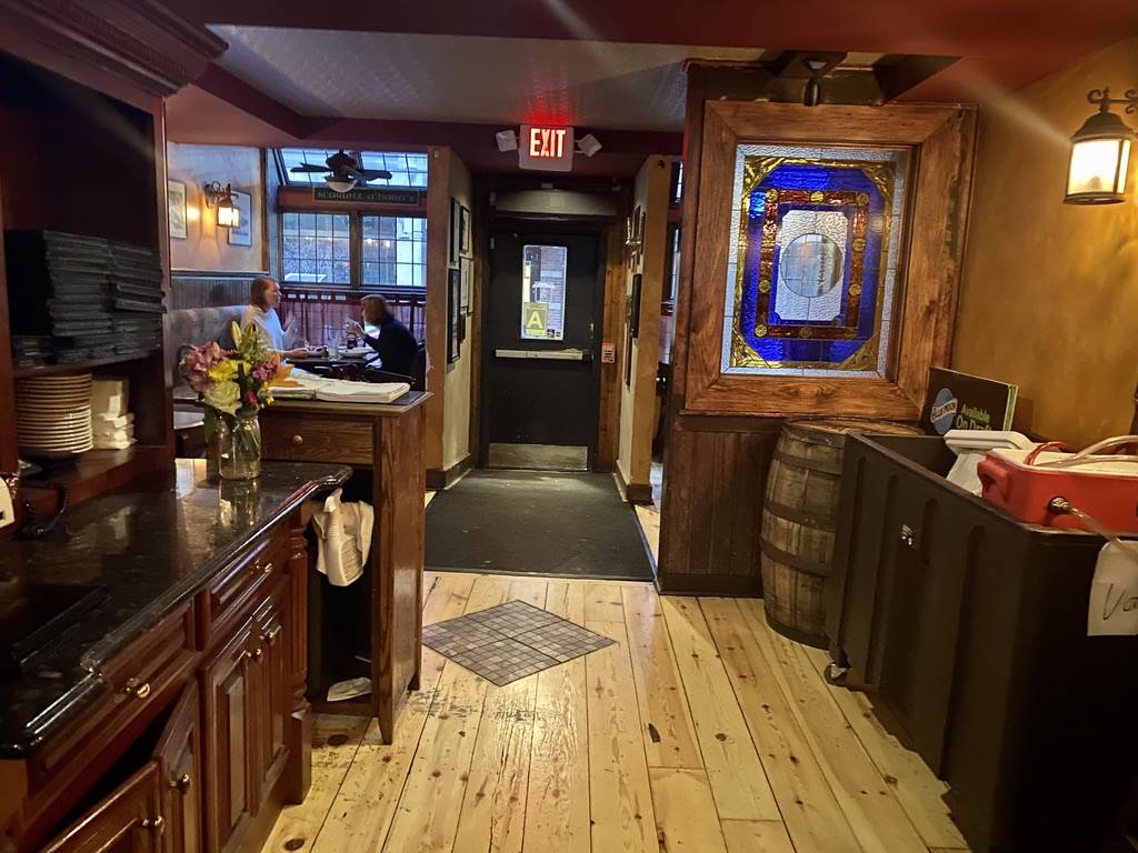 Vaughans Public House | restaurant | 59 Pratt St, Hartford, CT 06103, USA | 8608821560 OR +1 860-882-1560