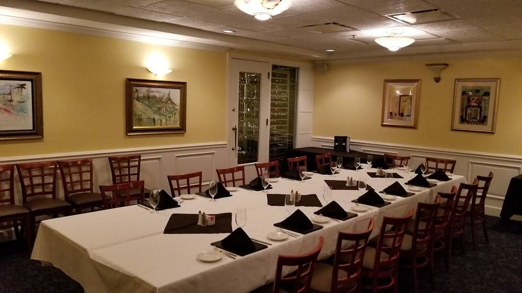 Bascoms Chop House | restaurant | 3665 Ulmerton Rd, Clearwater, FL 33762, USA | 7275733363 OR +1 727-573-3363