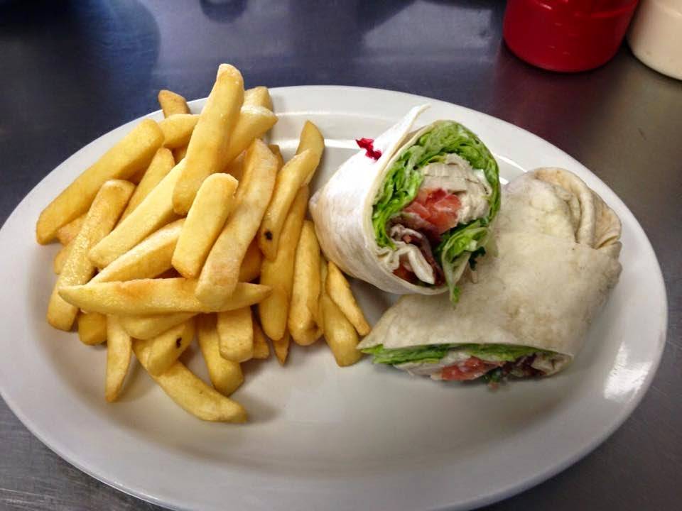 Friedas Place | restaurant | 210 Pinebush Rd, Cambridge, ON N1R 8A9, Canada | 5197408880 OR +1 519-740-8880