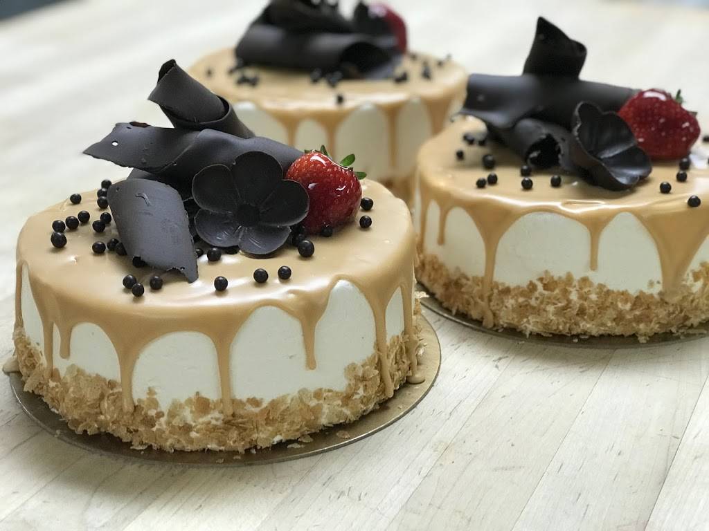 Ramona Tannous Pastry | bakery | 3583 Rue de lHêtrière, Saint-Augustin-de-Desmaures, QC G3A 2L4, Canada | 4188774691 OR +1 418-877-4691