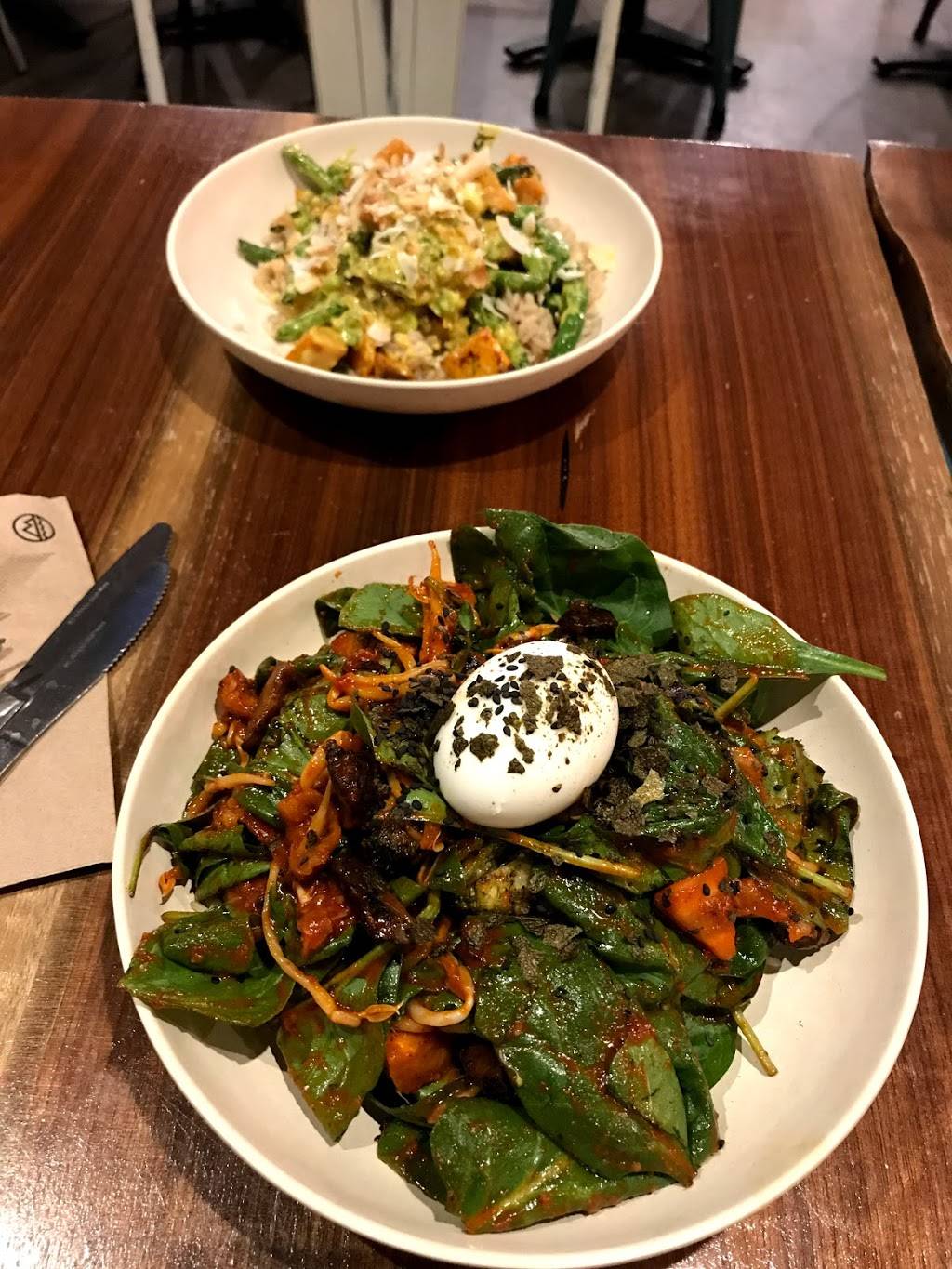 Left Coast | restaurant | 2878 N Lincoln Ave, Chicago, IL 60657, USA | 7738805338 OR +1 773-880-5338