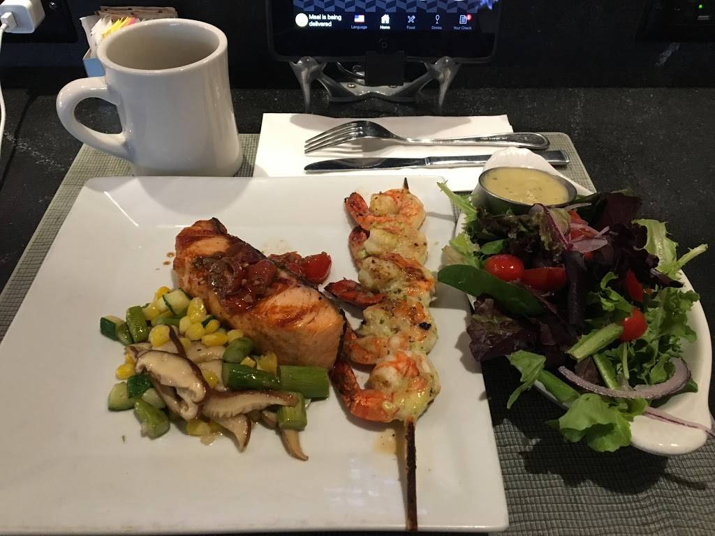 Local Tavern (Terminal F Hub) | restaurant | Terminal F Philadelphia International Airport 8000 Essington Ave, Philadelphia, PA 19153, USA | 2676845003 OR +1 267-684-5003