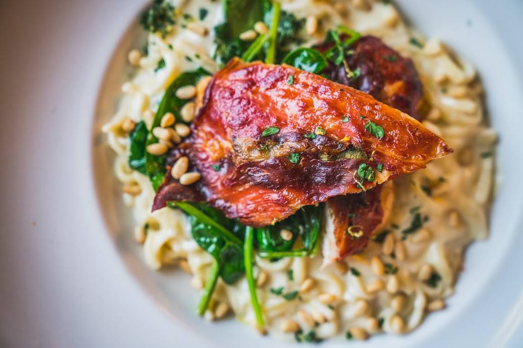 Bibingers Bar & Restaurant | restaurant | 3747 Cedar Creek Rd, Slinger, WI 53086, USA | 2622470703 OR +1 262-247-0703