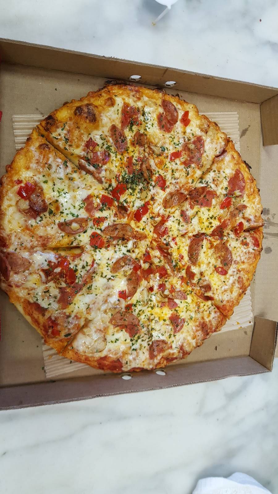 Mammas Pizza | restaurant | 30 Eglinton Ave W, Mississauga, ON L5R 0C1, Canada | 9055025220 OR +1 905-502-5220