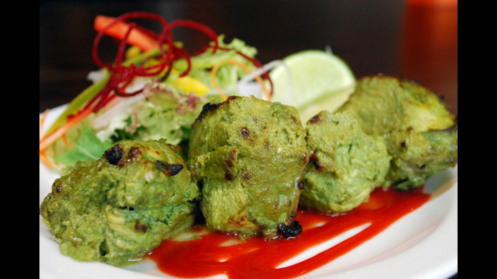 Daal Roti | restaurant | 25 Watline Ave #16,17, Mississauga, ON L4Z 2Z1, Canada | 9056960055 OR +1 905-696-0055