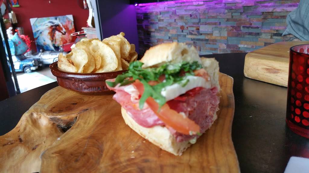 Fuel Bistro & Wine | restaurant | 109 S 65th Ave, Ridgefield, WA 98642, USA | 3607273759 OR +1 360-727-3759