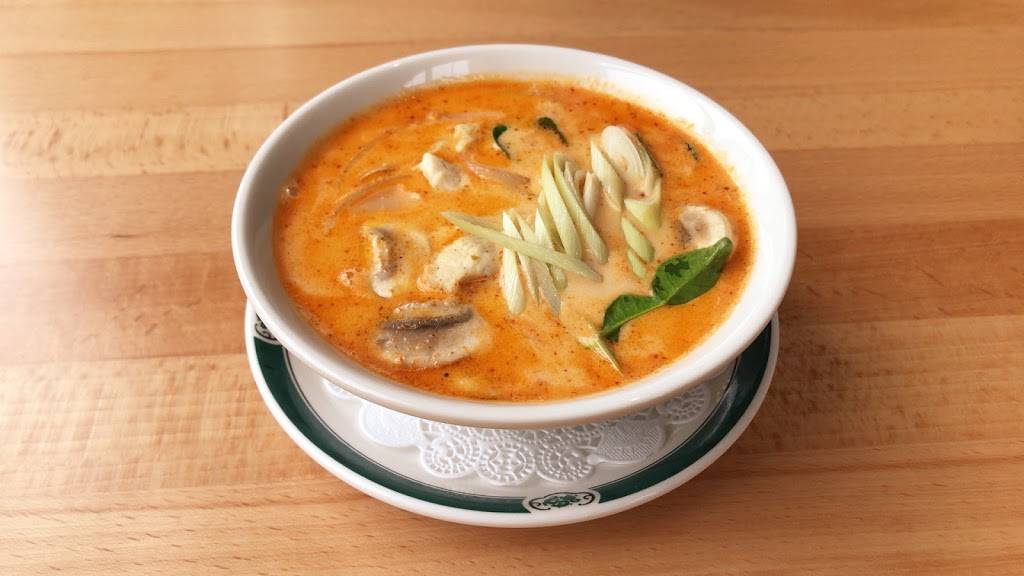 Hana Thai | restaurant | 740 Broadway, South Portland, ME 04106, USA | 2077999997 OR +1 207-799-9997