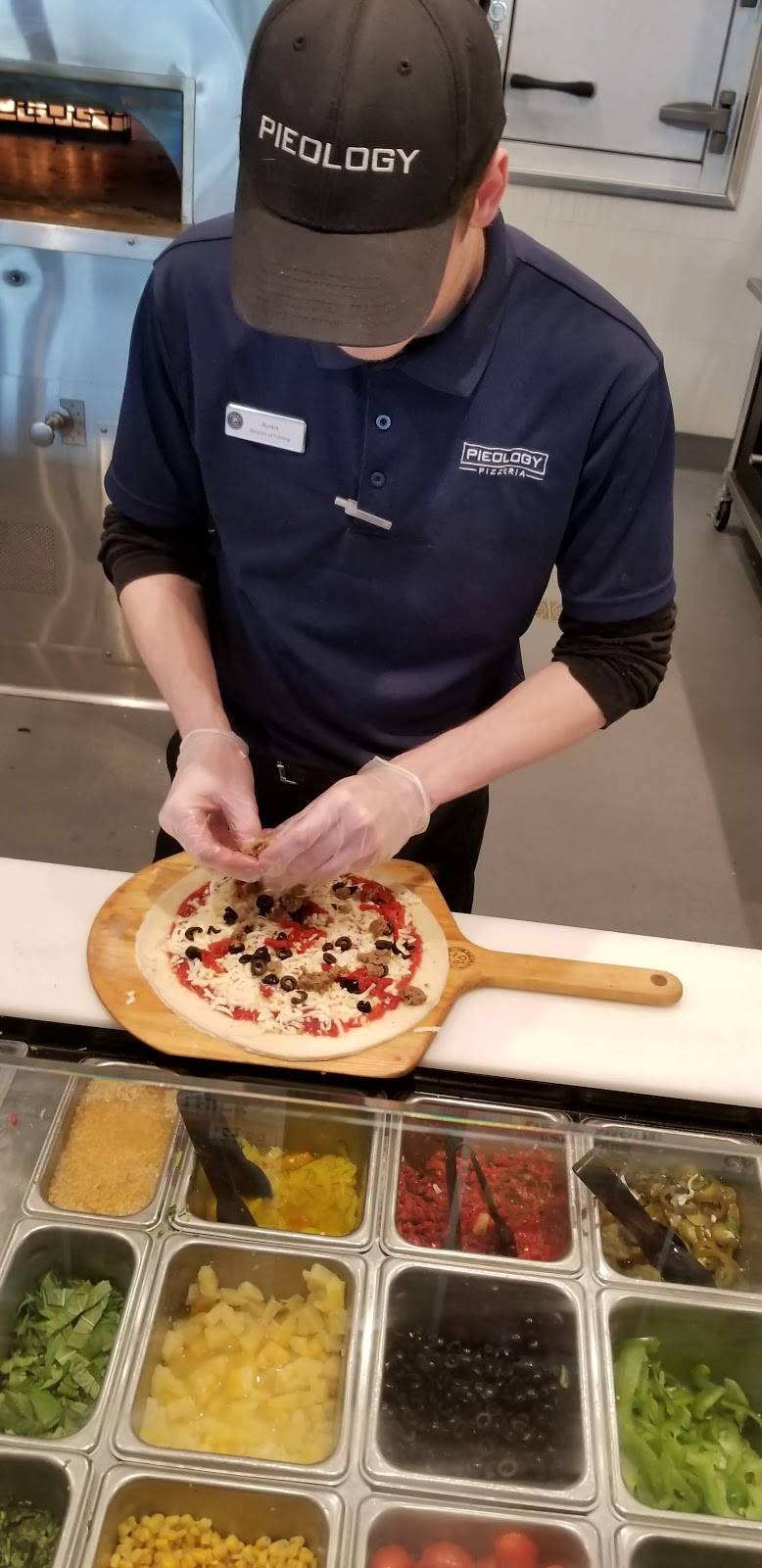 Pablo Plaza | shopping mall | 1822 3rd St S, Jacksonville Beach, FL 32250, USA | 9045987000 OR +1 904-598-7000