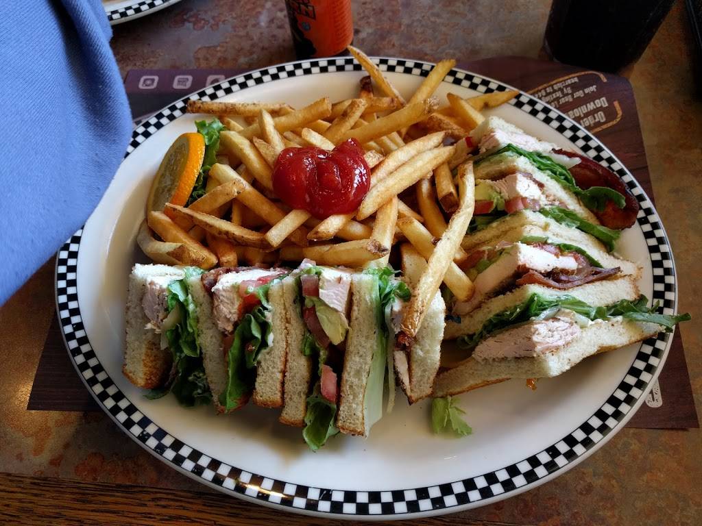 Vallejo Black Bear Diner | restaurant | Gateway Plaza, 980 Admiral Callaghan Ln, Vallejo, CA 94591, USA | 7075521300 OR +1 707-552-1300