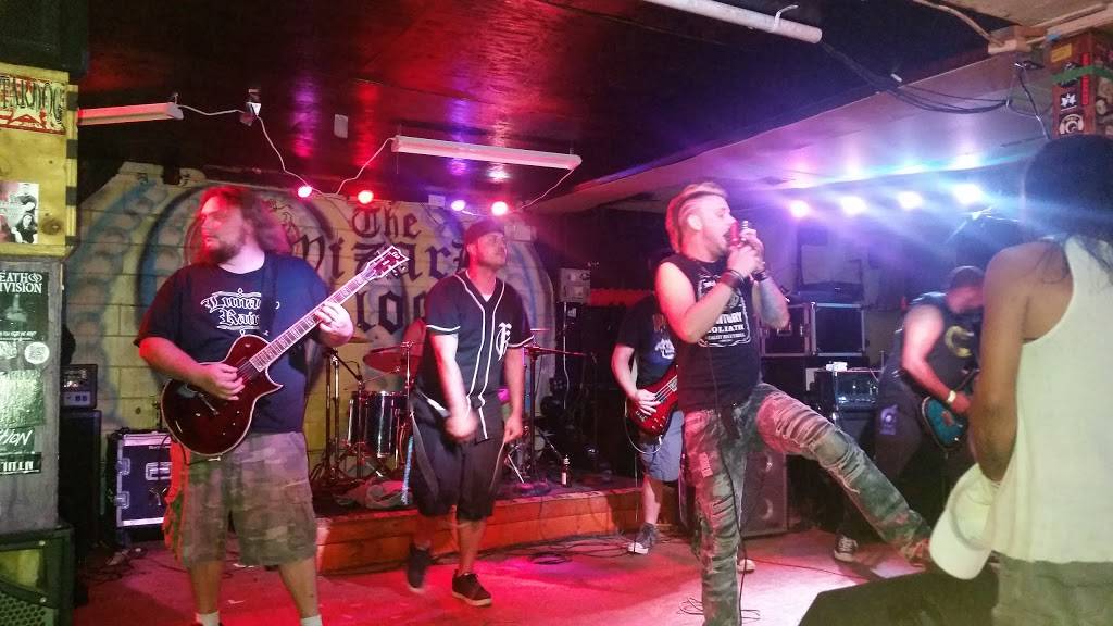 Wizards Restaurant & Saloon | restaurant | 651 21st St NE, Hickory, NC 28601, USA | 8283278555 OR +1 828-327-8555