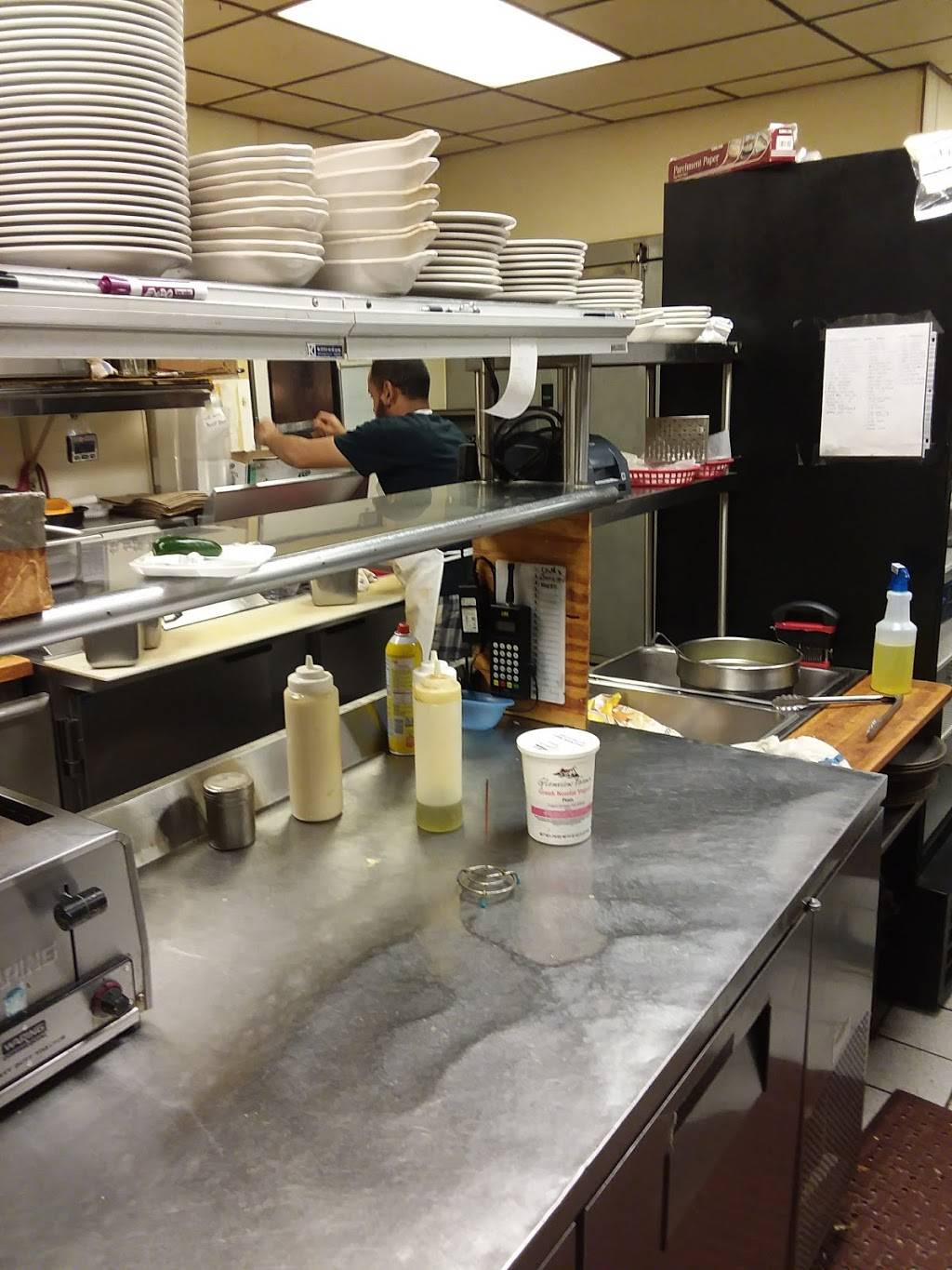 Grapevine Pizzeria & Restaurant | restaurant | 753 Maple Rd, Longmeadow, MA 01106, USA | 4135676266 OR +1 413-567-6266