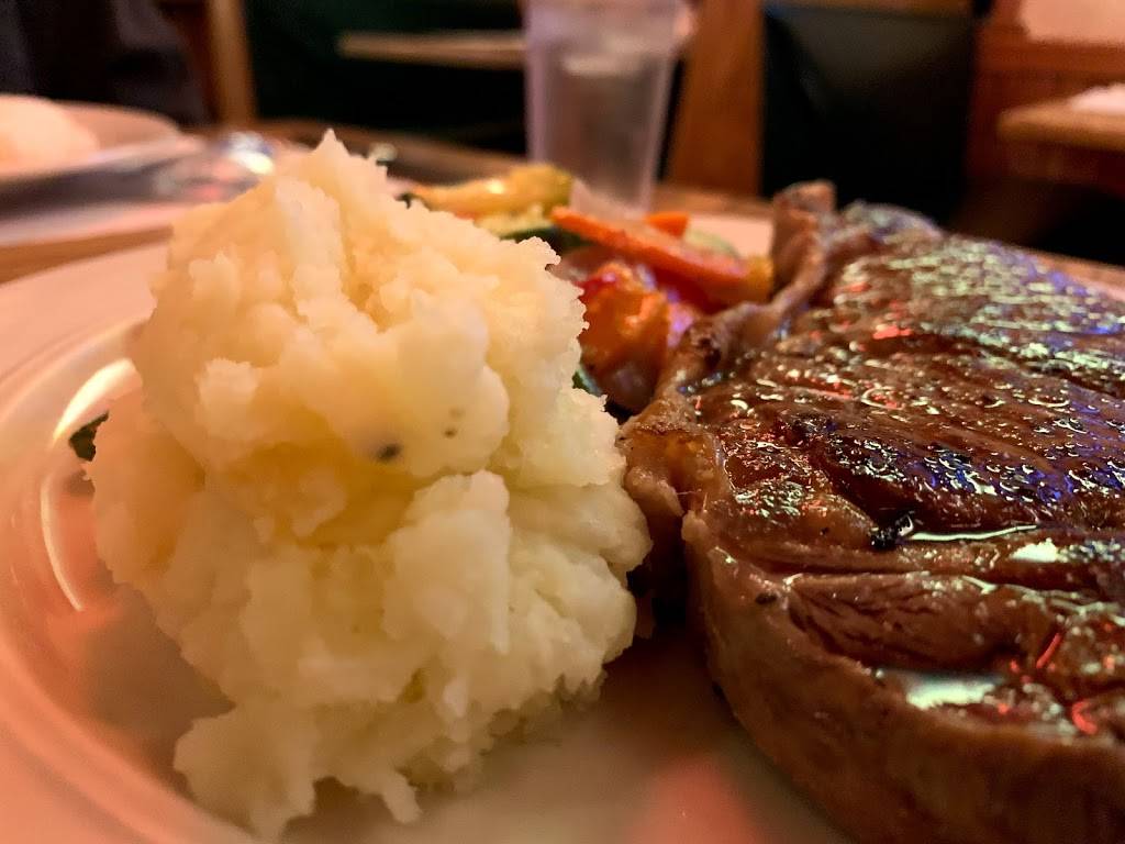 Ocean cove bar and grill | restaurant | 23255 Coast Hwy, Jenner, CA 95450, USA | 7078473158 OR +1 707-847-3158