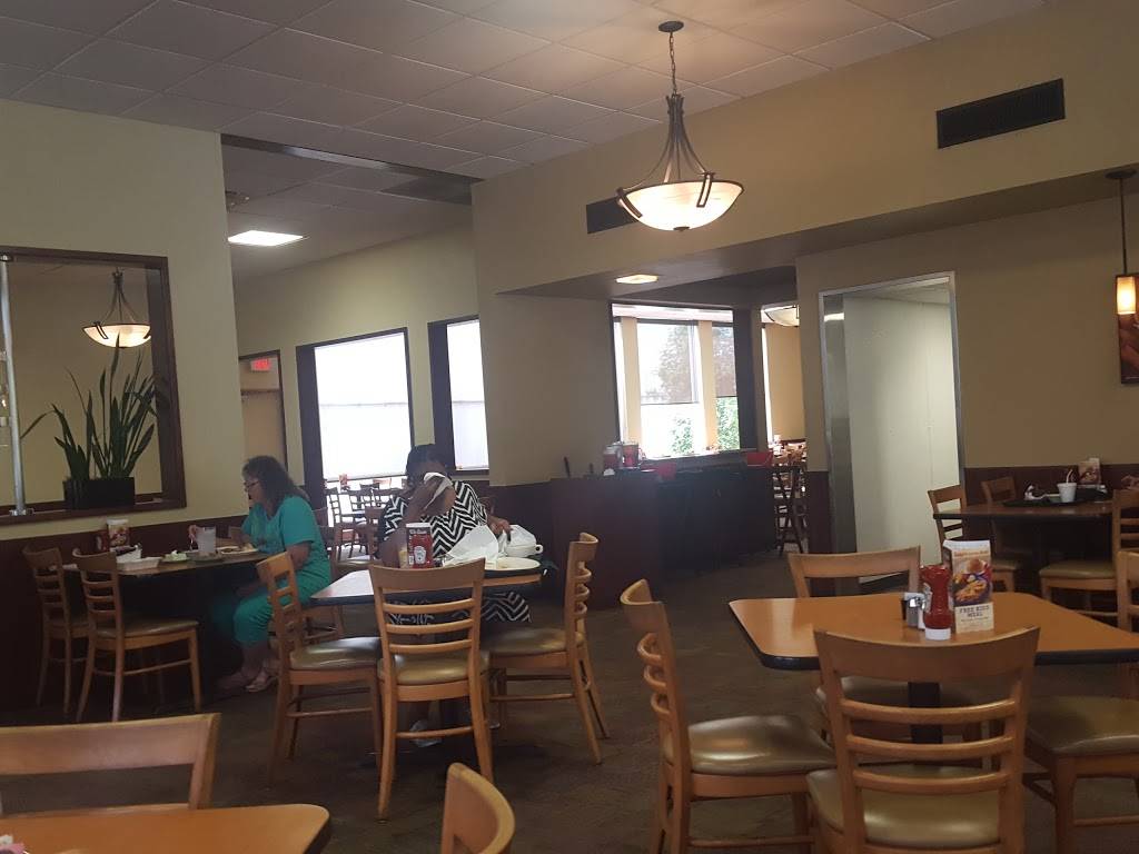 Lubys | restaurant | 1815 Roseland Blvd, Tyler, TX 75701, USA | 9035972901 OR +1 903-597-2901