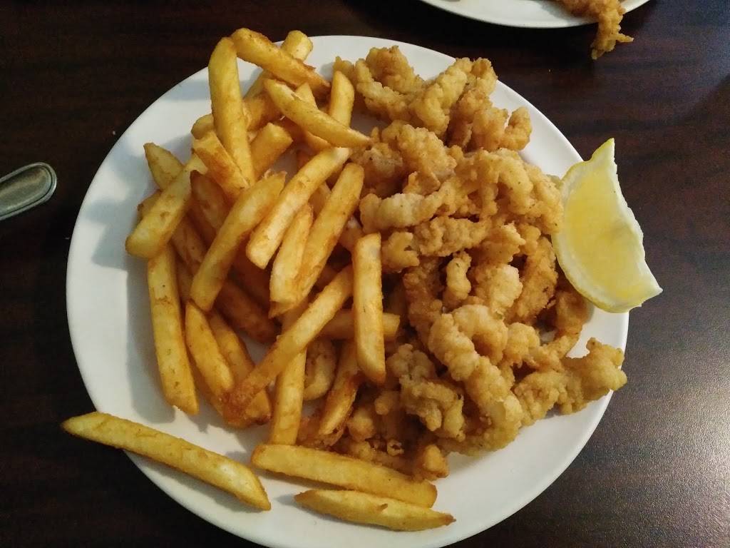 Websters Fish Hook Restaurant | restaurant | 391 Damon Rd, Northampton, MA 01060, USA | 4135863190 OR +1 413-586-3190