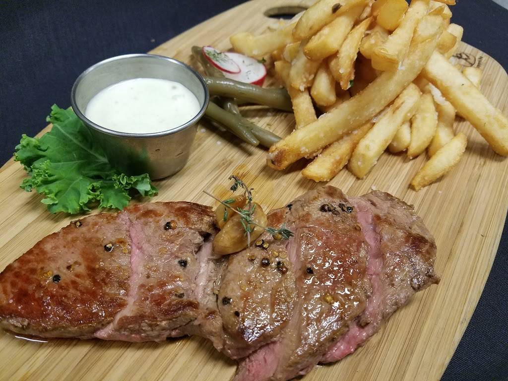 bAR wEST | restaurant | 8201 W Greenfield Ave, West Allis, WI 53214, USA | 4149780029 OR +1 414-978-0029