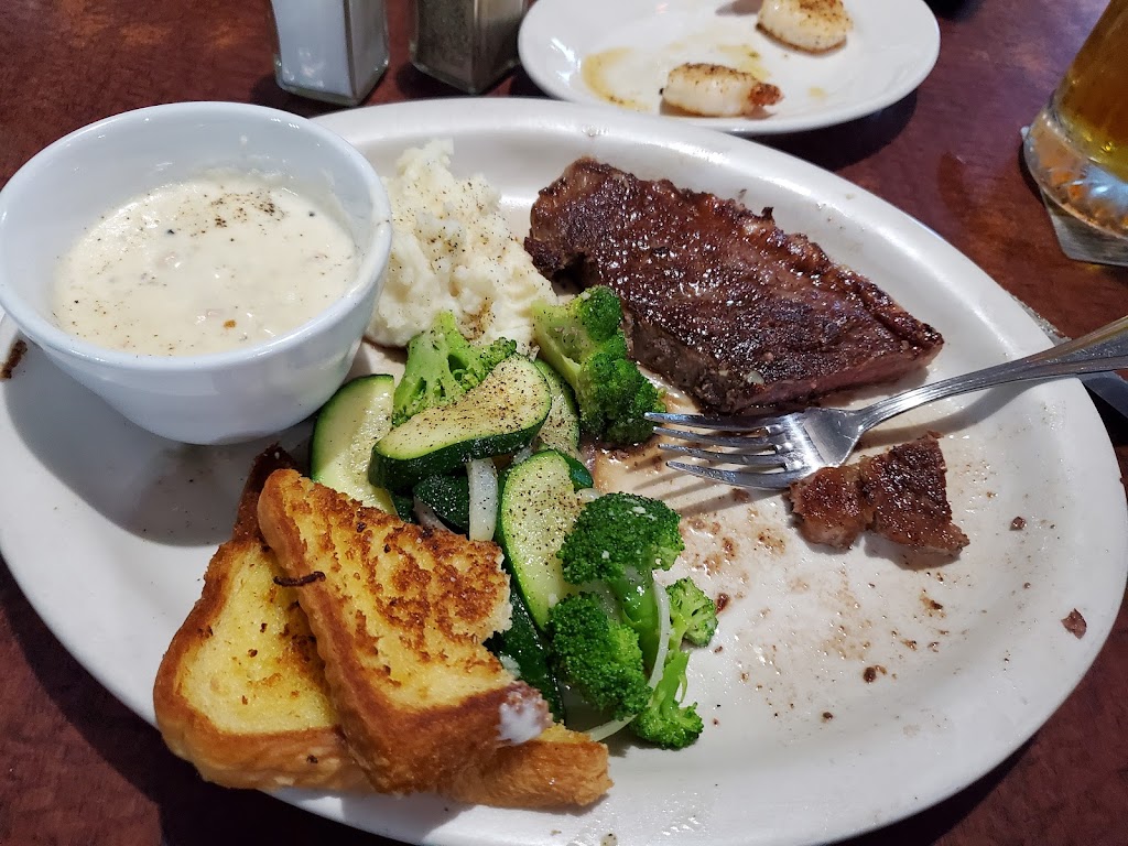 Angelinas Grill & Bar | restaurant | 400 S Main St, Fort Bragg, CA 95437, USA | 7079641700 OR +1 707-964-1700