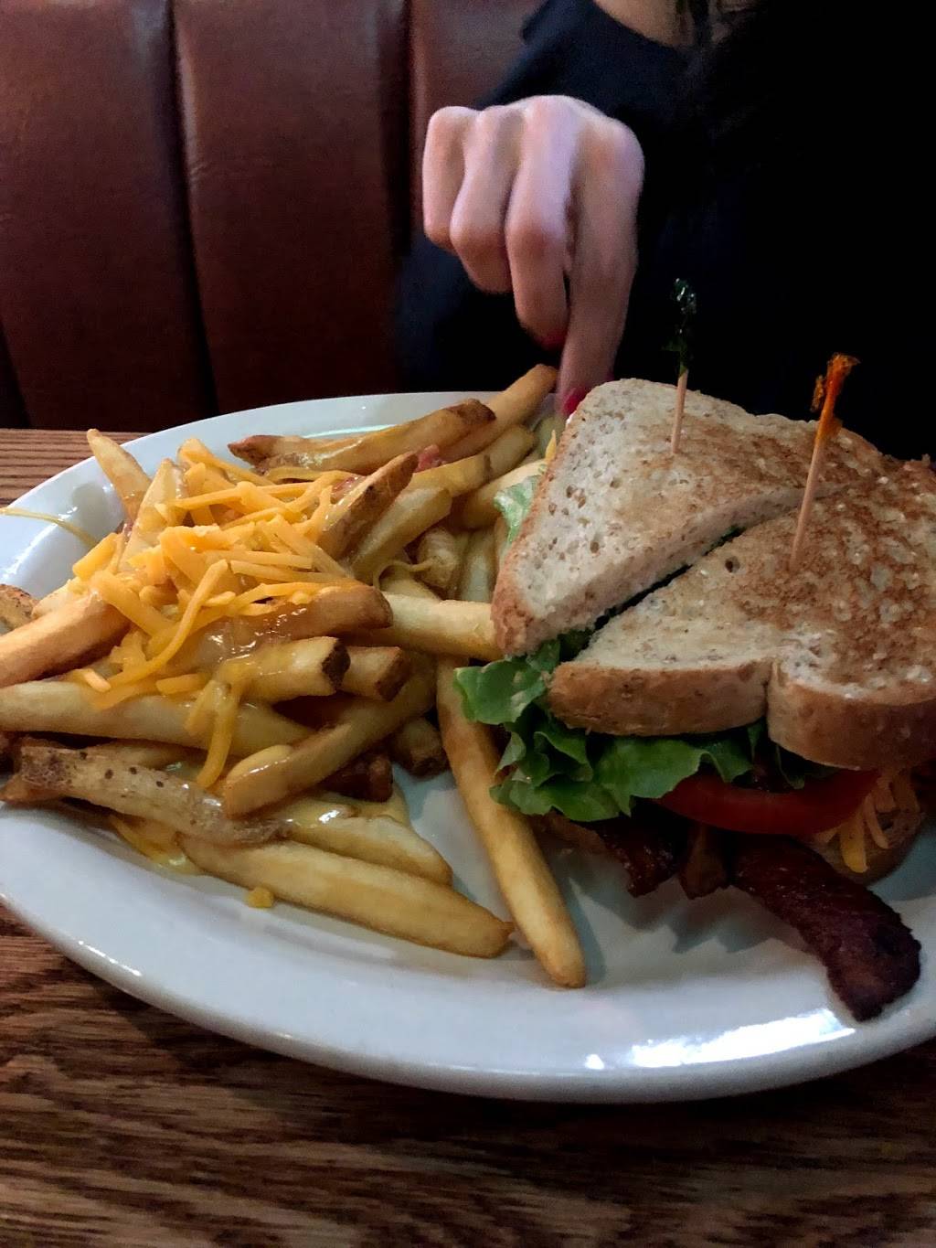 The Peanut | restaurant | 6409 N Cosby Ave, Kansas City, MO 64151, USA | 8168595005 OR +1 816-859-5005