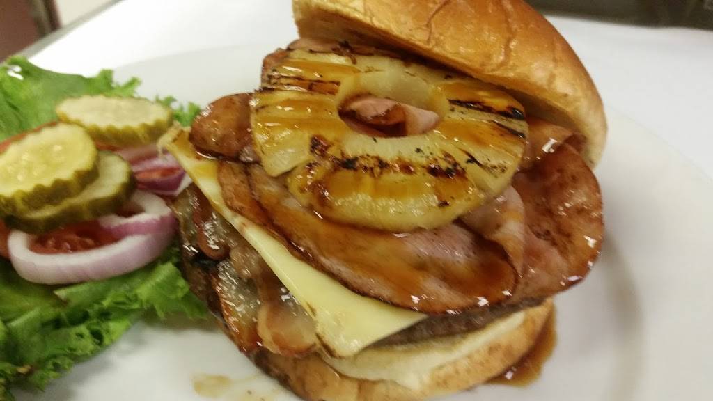 Alamo Steakhouse & Saloon | restaurant | 700 Broadway Ave, Mattoon, IL 61938, USA | 2172347337 OR +1 217-234-7337