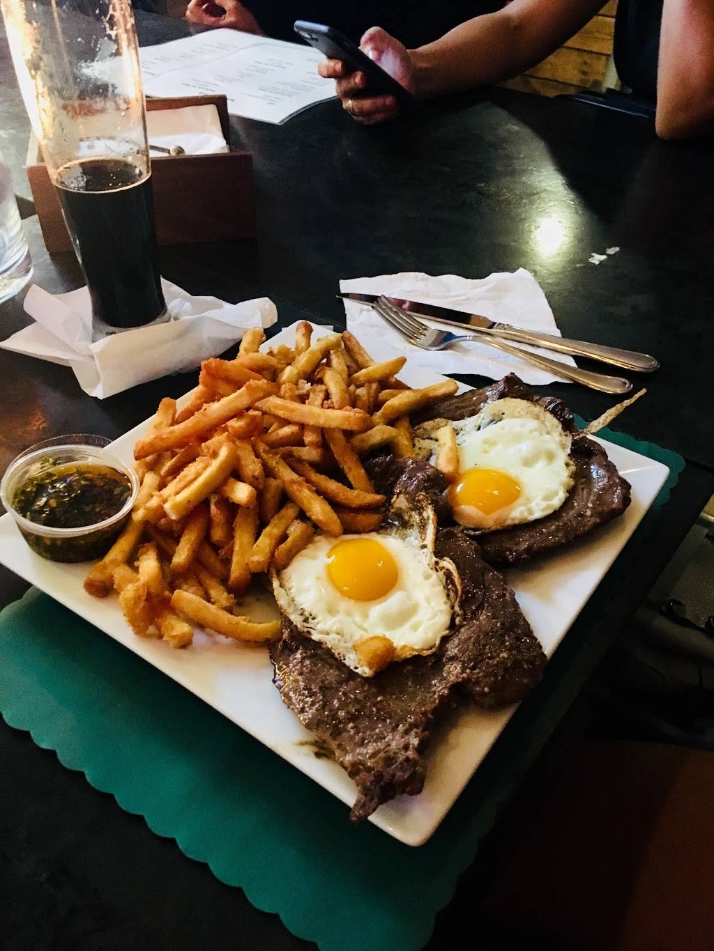 Premiere Cafe & Bar | restaurant | 3110 Belmar St, Fort Lauderdale, FL 33304, USA | 9545667676 OR +1 954-566-7676