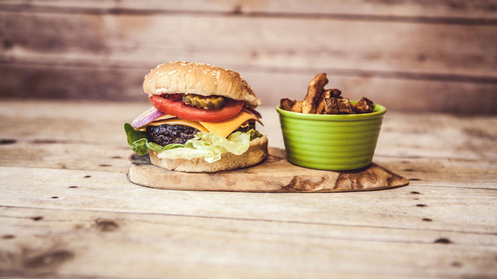 Lunas Deli & Restaurant | restaurant | 5198 Pearl Rd, Cleveland, OH 44129, USA | 2163518669 OR +1 216-351-8669