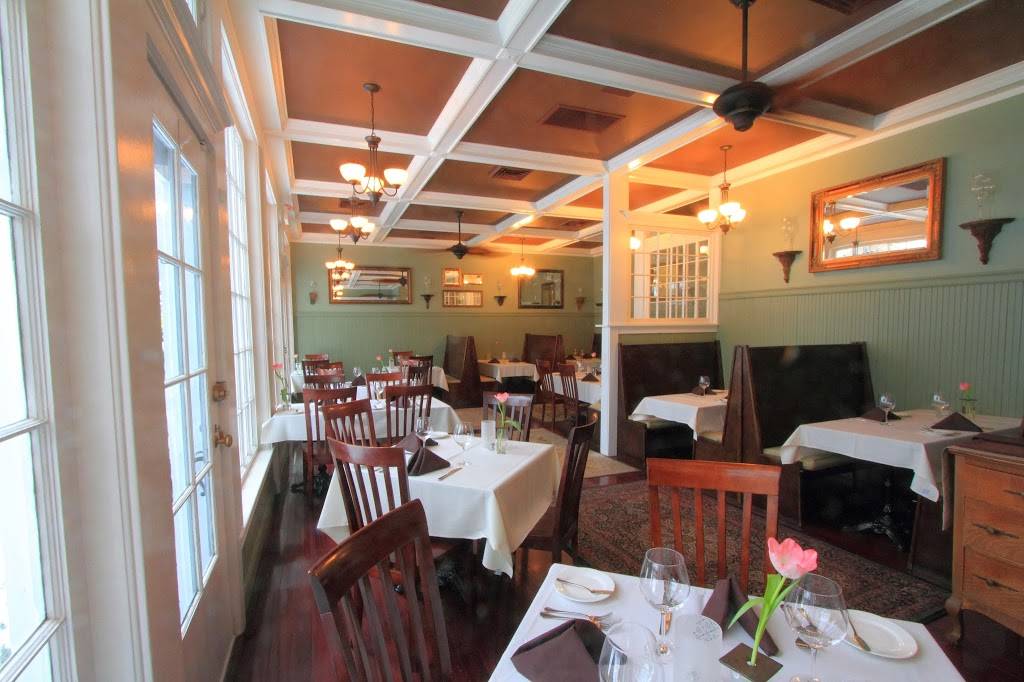 The Glass Onion | restaurant | 37 N Main St, Falmouth, MA 02540, USA | 5085403730 OR +1 508-540-3730