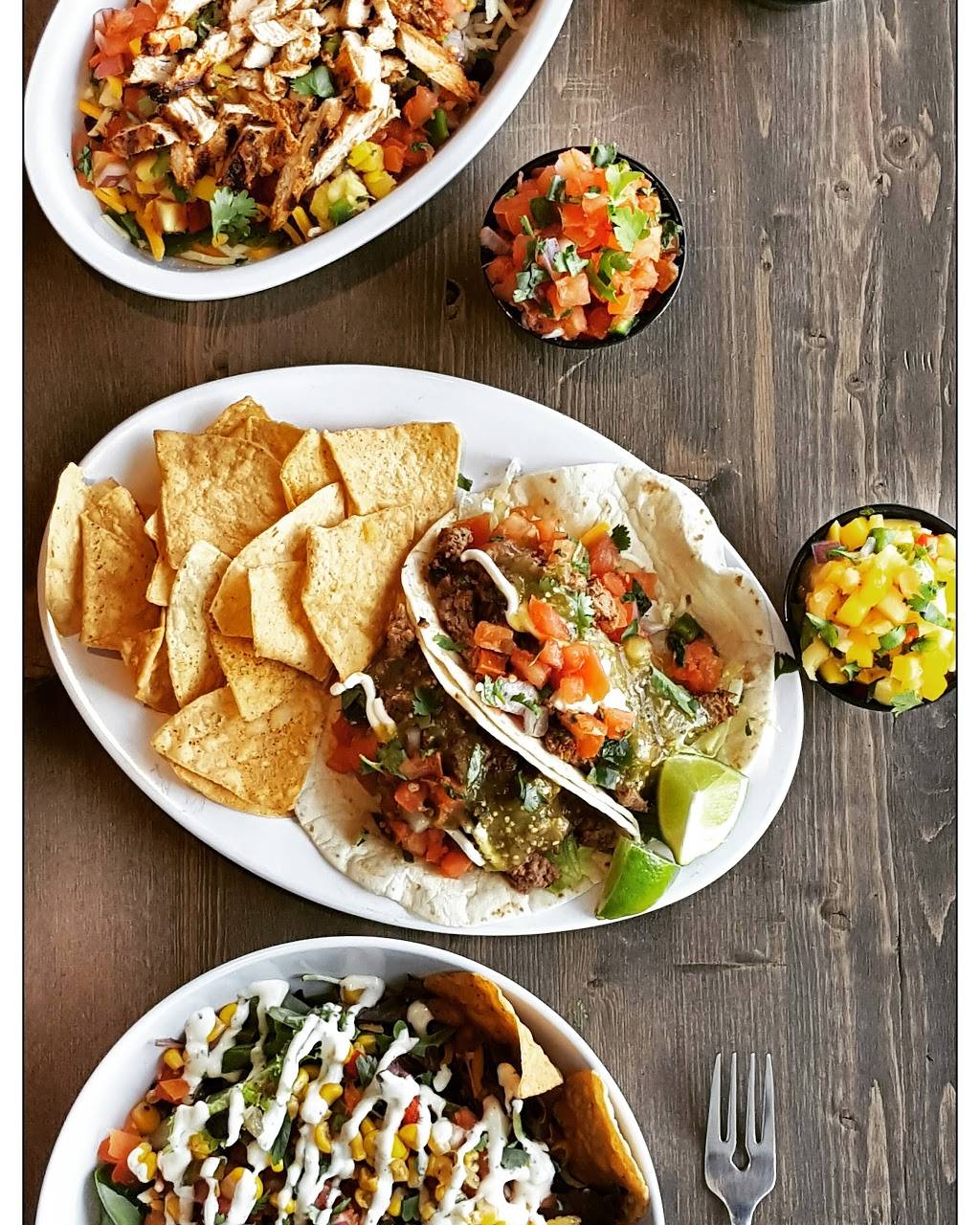 Chorizo Fresh Mex | restaurant | Clarkson Crossing Shopping Centre, 950 Southdown Rd, Mississauga, ON L5J 2Y4, Canada | 9058226988 OR +1 905-822-6988